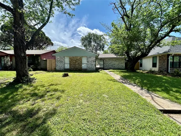 9620 Dale Glade Drive, Dallas, TX 75217