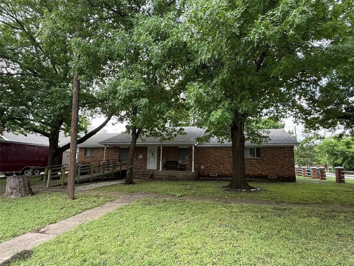 320 N Cleveland Avenue, Sherman, TX 75090 - #1