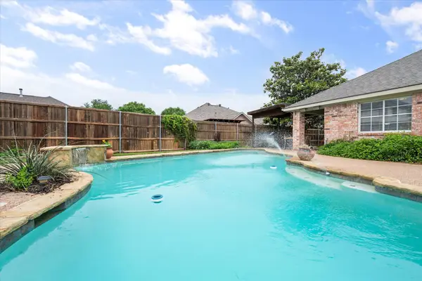 106 Rolling Rock Drive, Trophy Club, TX 76262