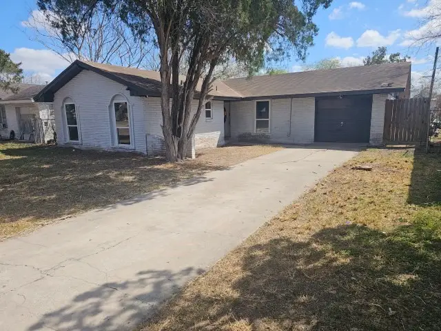 644 W Ligustrum Boulevard, Robstown, TX 78380 - #1