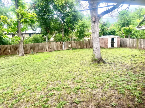 102 E Walker Avenue, Temple, TX 76501