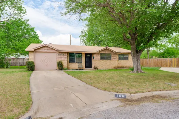 404 Southern Court, Saginaw, TX 76179