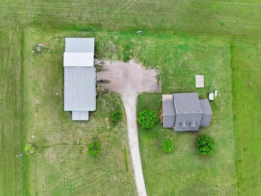 386 Scoggins Road, Tioga, TX 76271 - #3