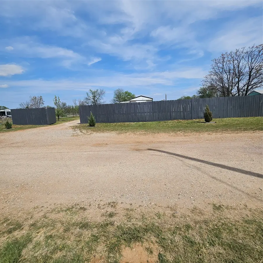 130 Trails End Circle, Millsap, TX 76066 - #2