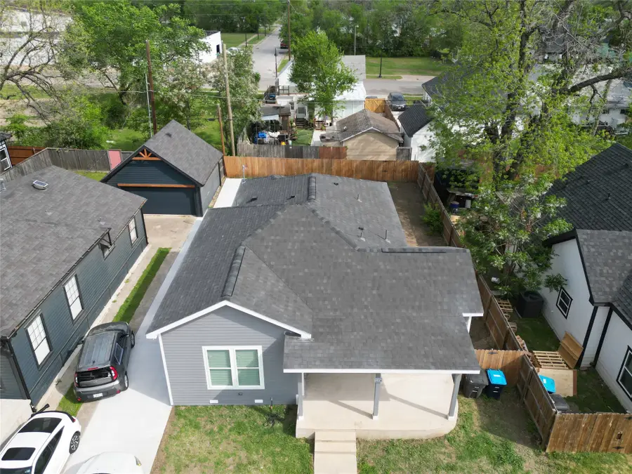 915 E Humbolt Street, Fort Worth, TX 76104 - #2