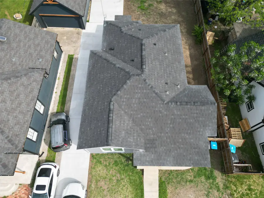 915 E Humbolt Street, Fort Worth, TX 76104 - #3