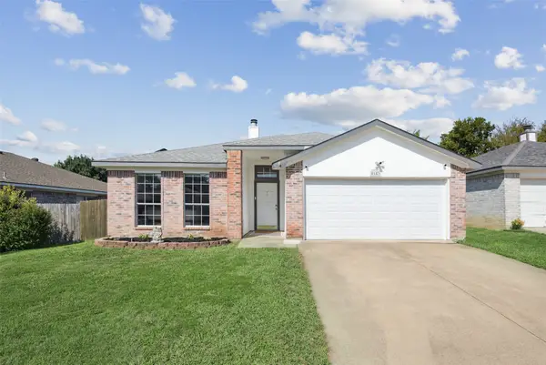 8183 Spruce Valley Drive, Fort Worth, TX 76137