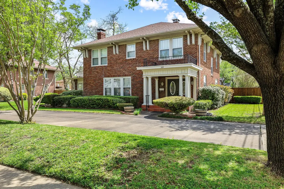 304 E 9th Street, Bonham, TX 75418 - #1