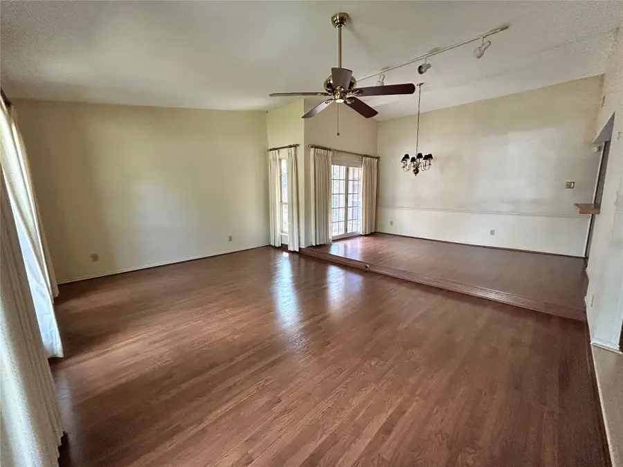 1806 Clear Creek Lane, Carrollton, TX 75007 - #2