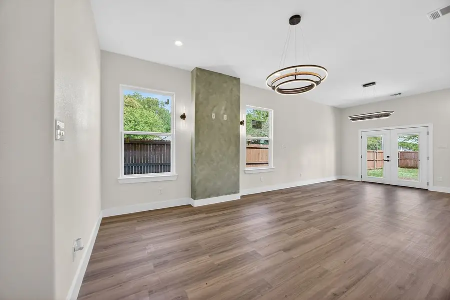 2701 S Jones Street, Fort Worth, TX 76104 - #2