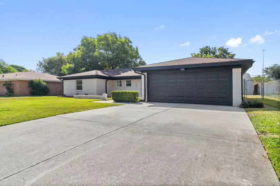 729 Finland Street, Grand Prairie, TX 75050 - #3