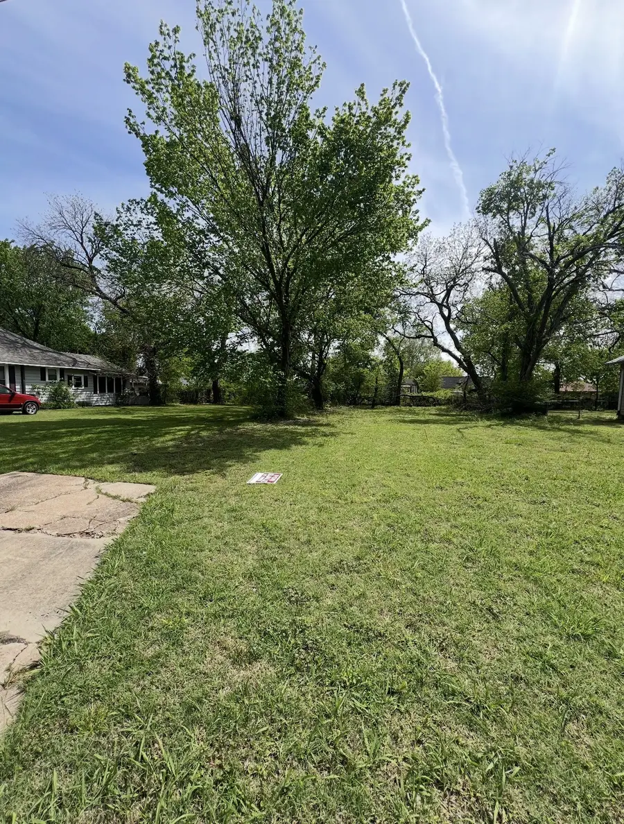 516 E Sycamore Street, Sherman, TX 75090 - #3