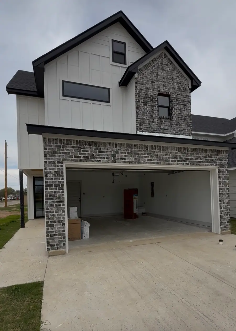 216 SW 13th Street, Mineral Wells, TX 76067 - #2