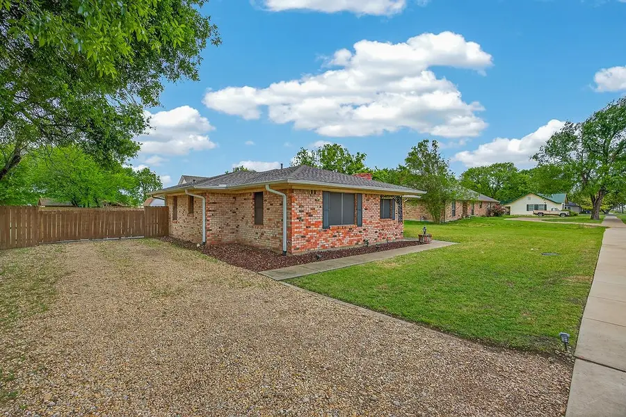 219 W Jefferson Street, Palmer, TX 75152 - #2