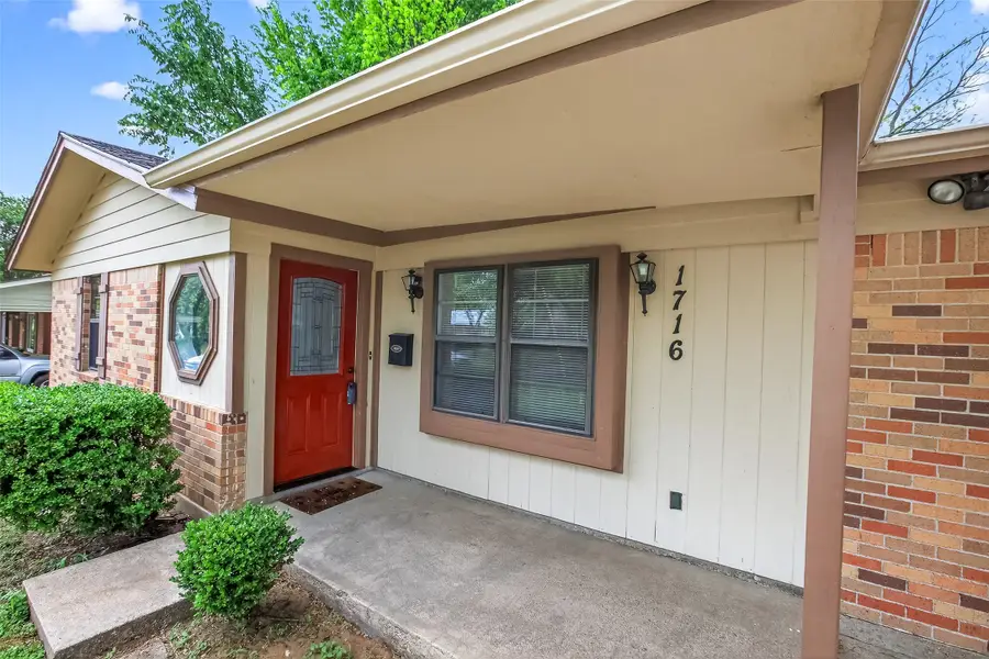 1716 Chip N Dale Drive, Arlington, TX 76012 - #2