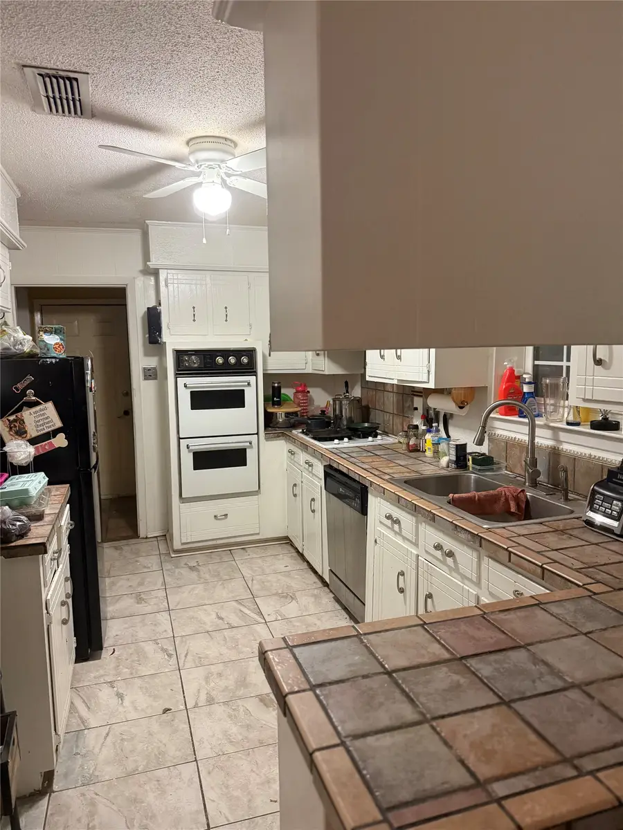 1600 S Jackson Street, Kaufman, TX 75142 - #2