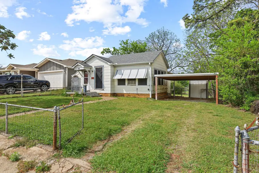 421 E Hull Street, Denison, TX 75021 - #2
