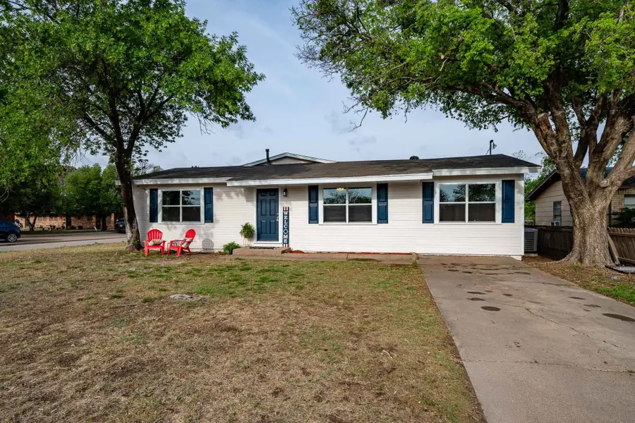 912 S Anson Street, Stamford, TX 79553 - #2