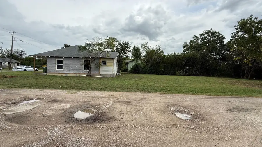 512 Park Street, Marlin, TX 76661 - #2