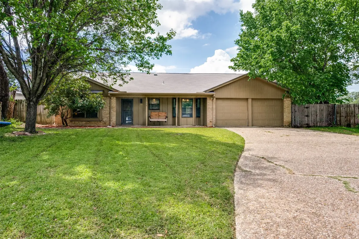 2204 Park Springs Court, Arlington, TX 76013 - #1