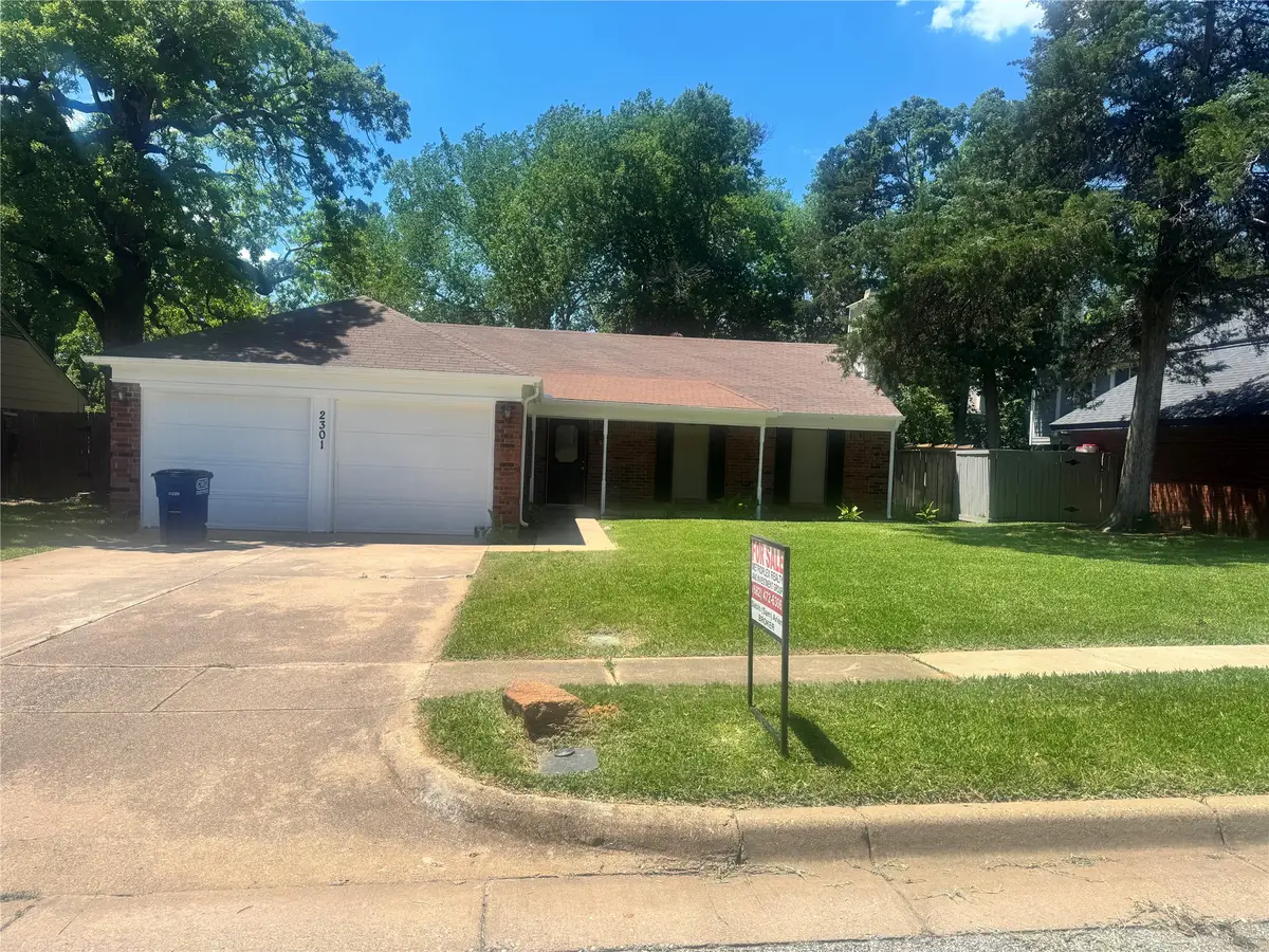 2301 Holly Drive, Euless, TX 76039 - #1
