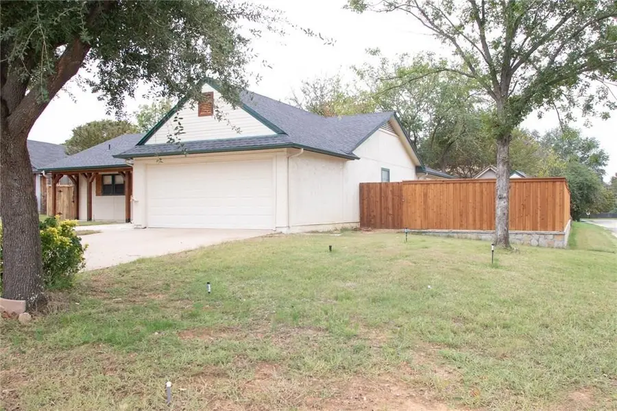 3616 Sandhurst Drive, Arlington, TX 76001 - #2