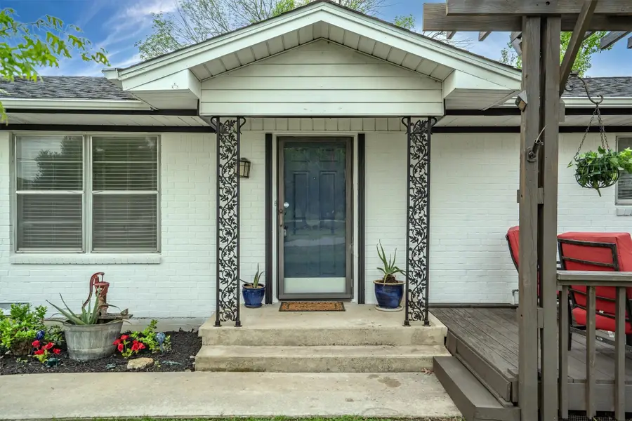 417 8th Street, Justin, TX 76247 - #3