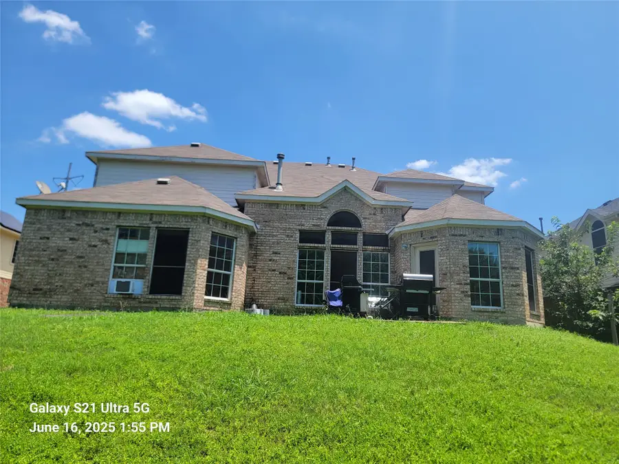 417 Silver Creek Drive, Desoto, TX 75115 - #3