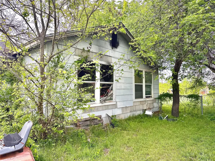 1101 Privado Street, Graham, TX 76450 - #3