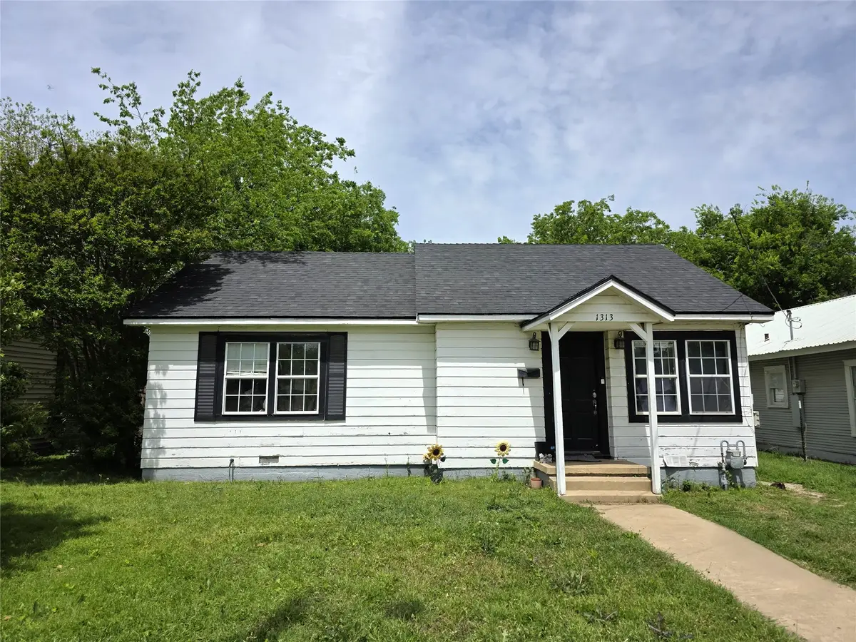 1313 Avenue J, Brownwood, TX 76801 - #1