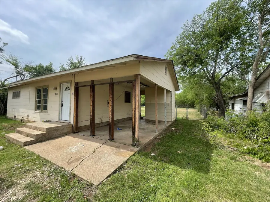 514 S Avenue C, Olney, TX 76374 - #3