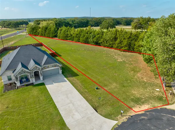 104 Cocopa Cove, Lake Kiowa, TX 76240