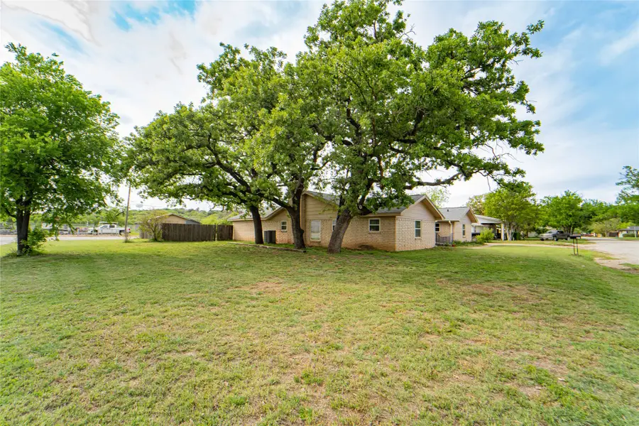 201 Westwood Street, Breckenridge, TX 76424 - #3