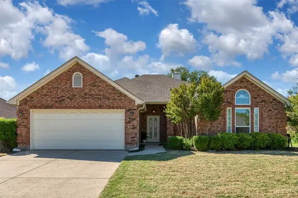 1057 Springwood Drive, Saginaw, TX 76179