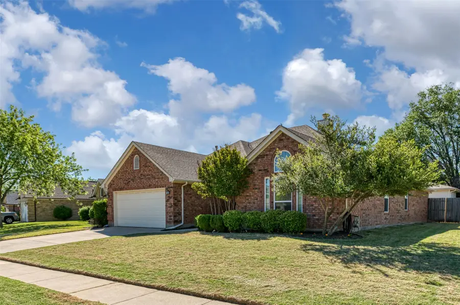 1057 Springwood Drive, Saginaw, TX 76179 - #3