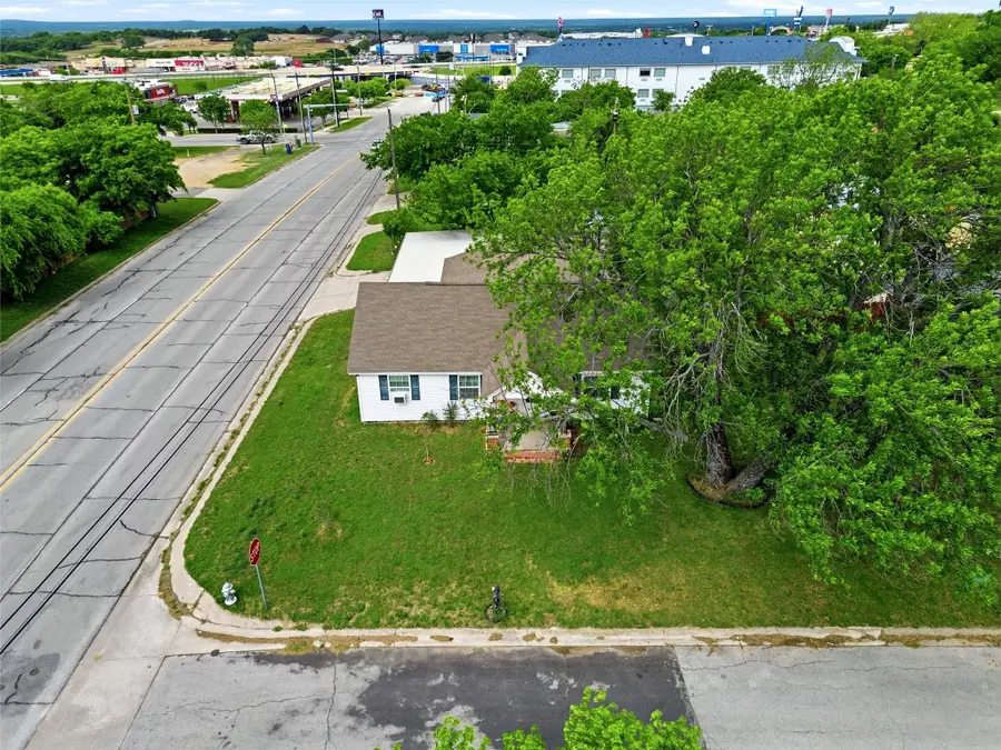 904 S Perrin Street, Decatur, TX 76234 - #3