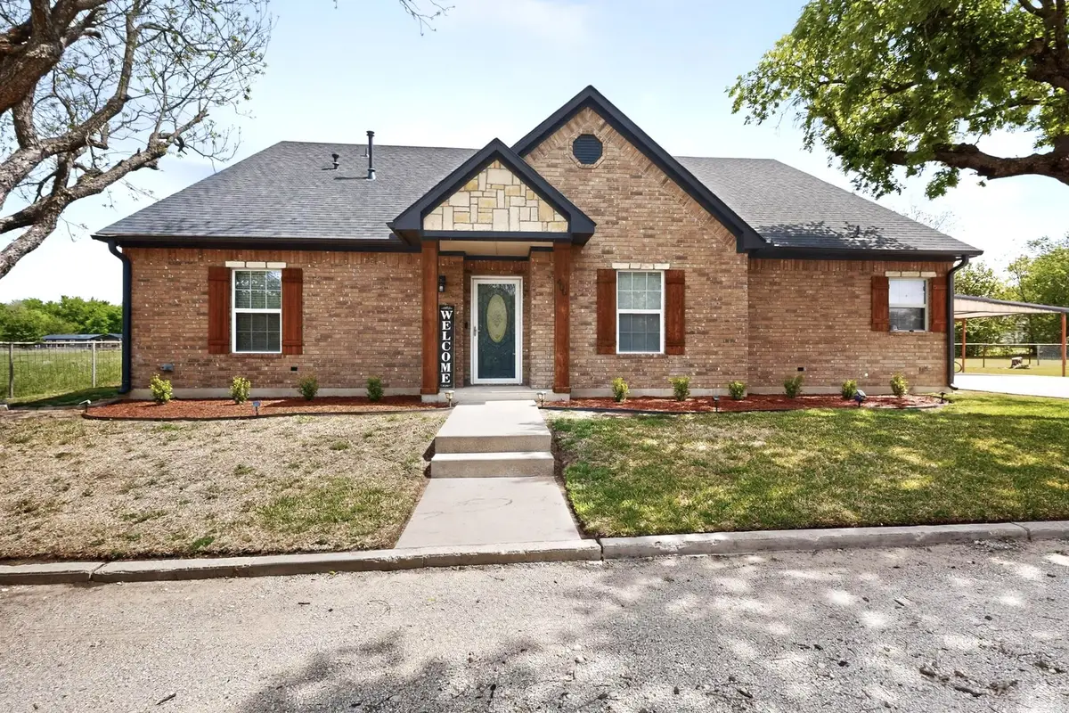 406 N Meigs Street, Saint Jo, TX 76265 - #1