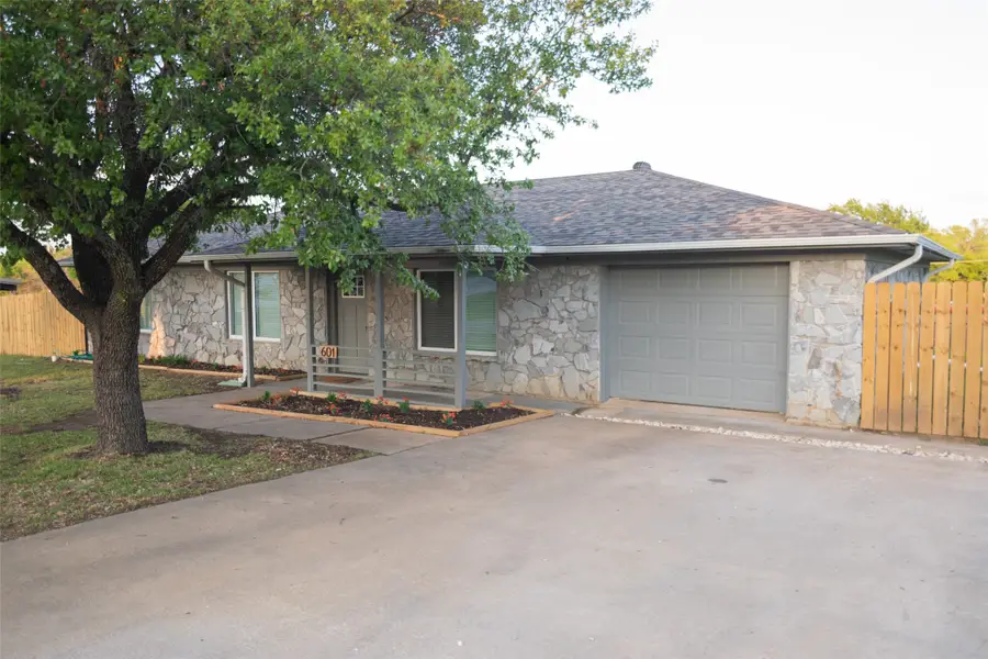 601 N Rosenstein Street, Bells, TX 75414 - #2