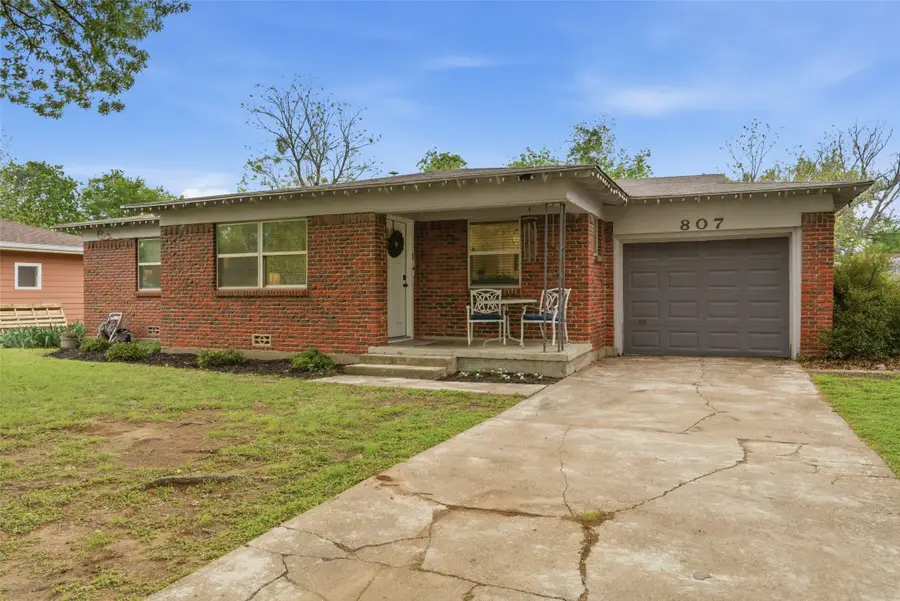 807 Elizabeth Boulevard, Granbury, TX 76048 - #2