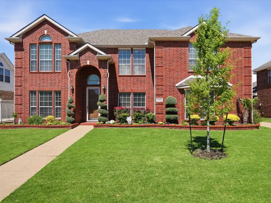 2824 Gillespie Lane, Grand Prairie, TX 75052 - #2