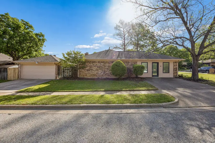 806 Glenn Drive, Euless, TX 76039 - #3