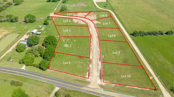 200 Private Road 33261, Sumner, TX 75486