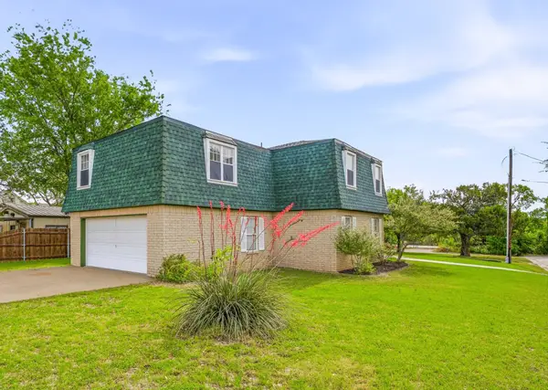 302 Hill Street, Glen Rose, TX 76043