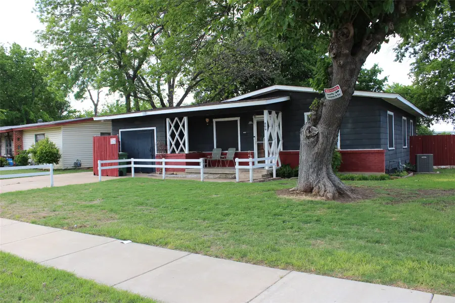 809 Forrestal Drive, Arlington, TX 76010 - #2