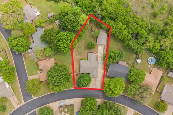 605 Owens Drive, Crowley, TX 76036