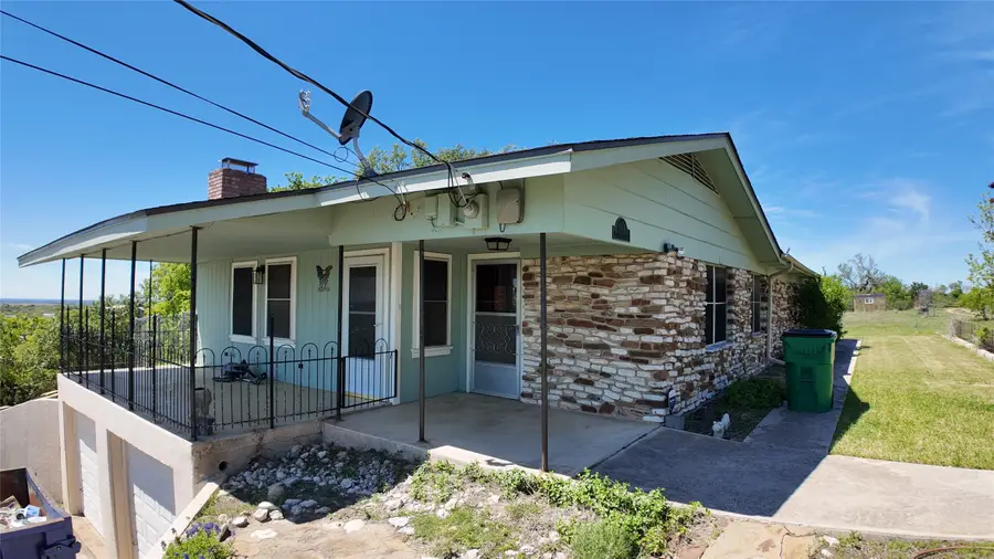 1301 N Reilley Street N, Goldthwaite, TX 76844 - #2