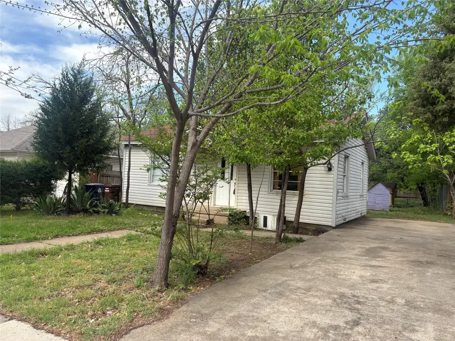 325 N Wood Street, Denton, TX 76209 - #3