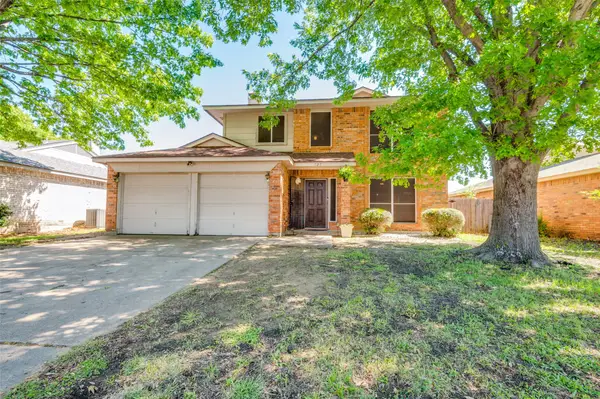 627 Lemon Drive, Arlington, TX 76018