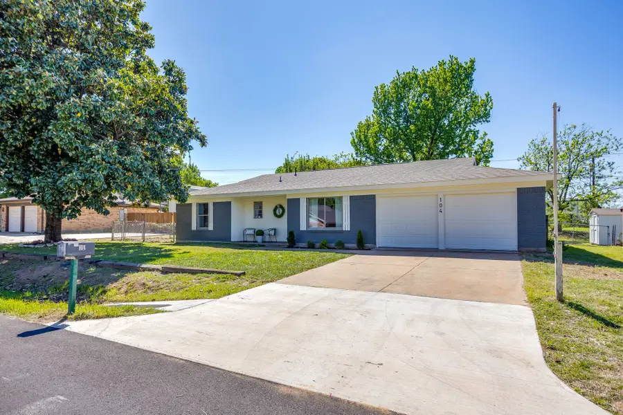 104 Thomas Street, Joshua, TX 76058 - #2