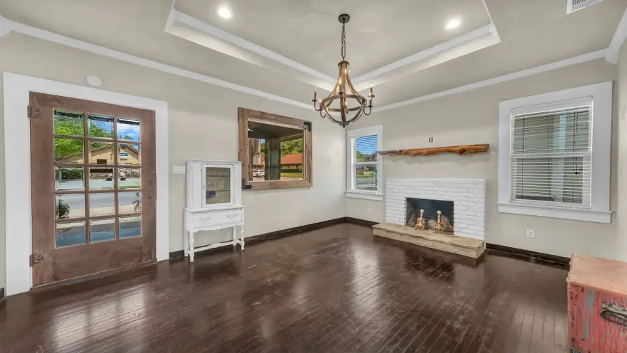 900 E Hubbard Street, Mineral Wells, TX 76067 - #3